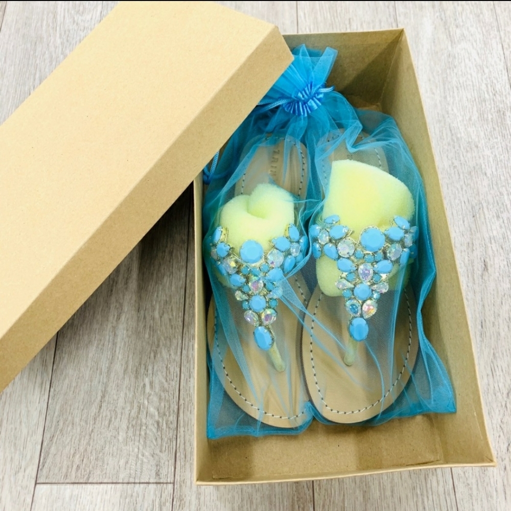 Trina Turk Mesa Embellished Slip On Thong Sandal 7 nwt - Picture 2 of 7